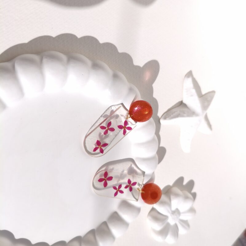 گوشواره دست‌ساز خانم گل با گل طبیعی 🏵️