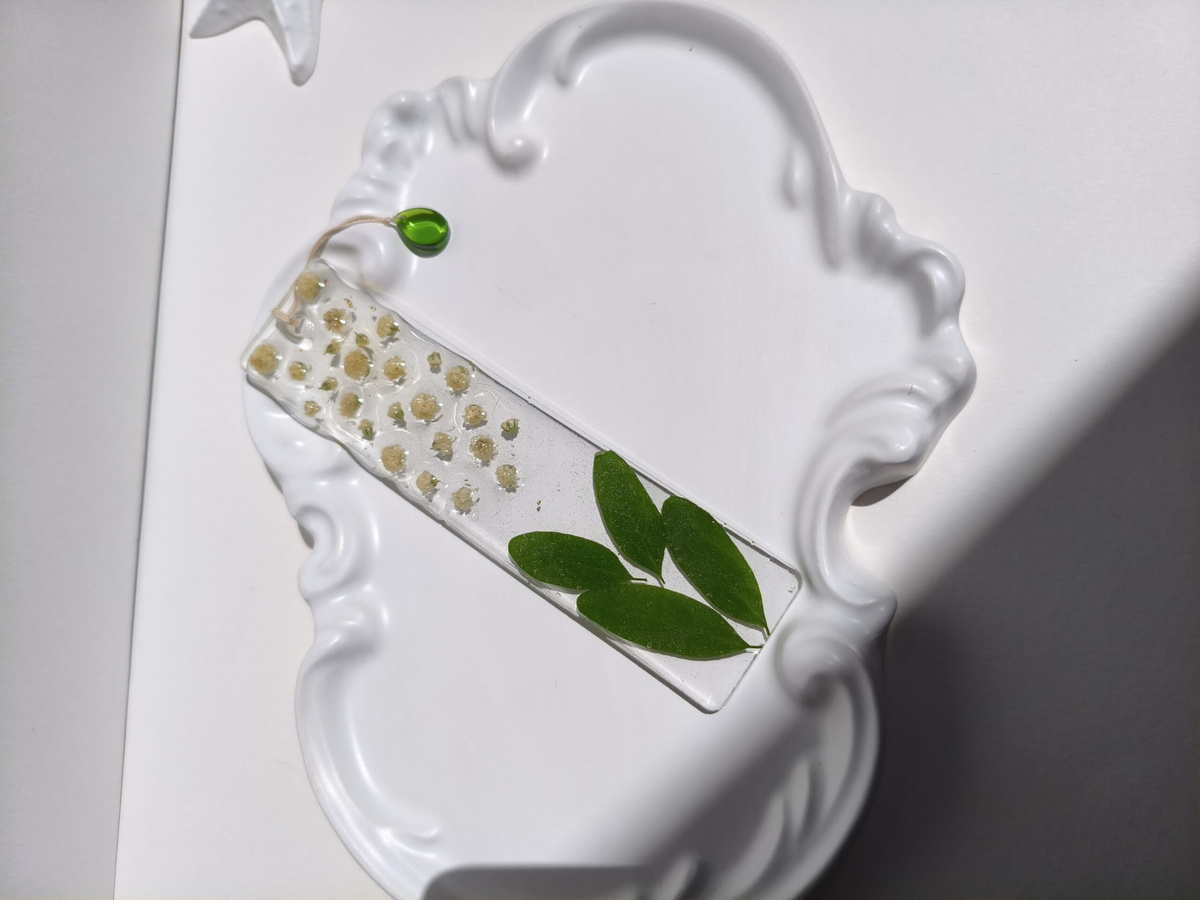 بوک مارک با گل طبیعی عروس 💮