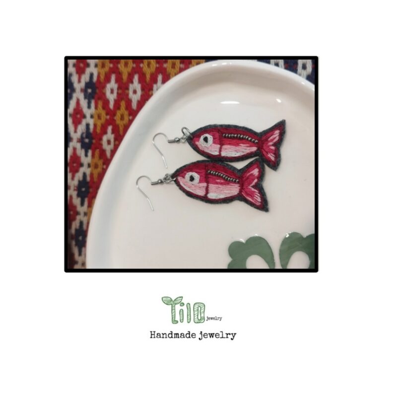 گوشواره ماهی گلدوزی شده