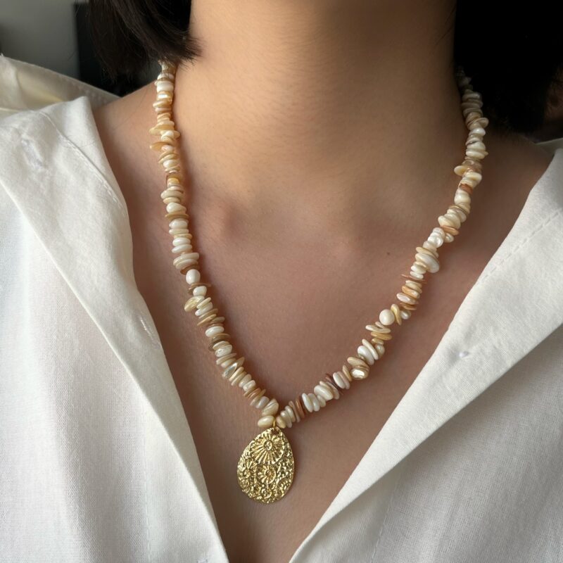 گردنبند صدف چیپسی و آویز اشک